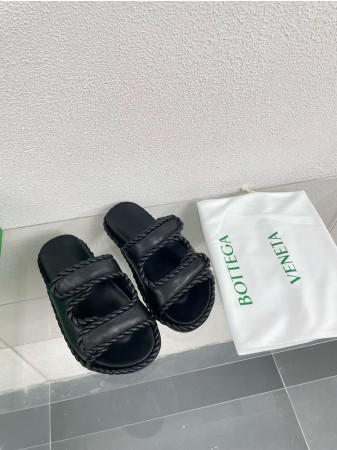 UA Bottega Veneta Slide
