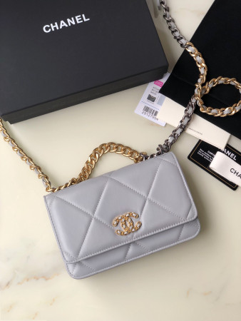 CHANEL CLASSIC WALLET ON CHAIN 4.8 × 7.5 × 1.4 in