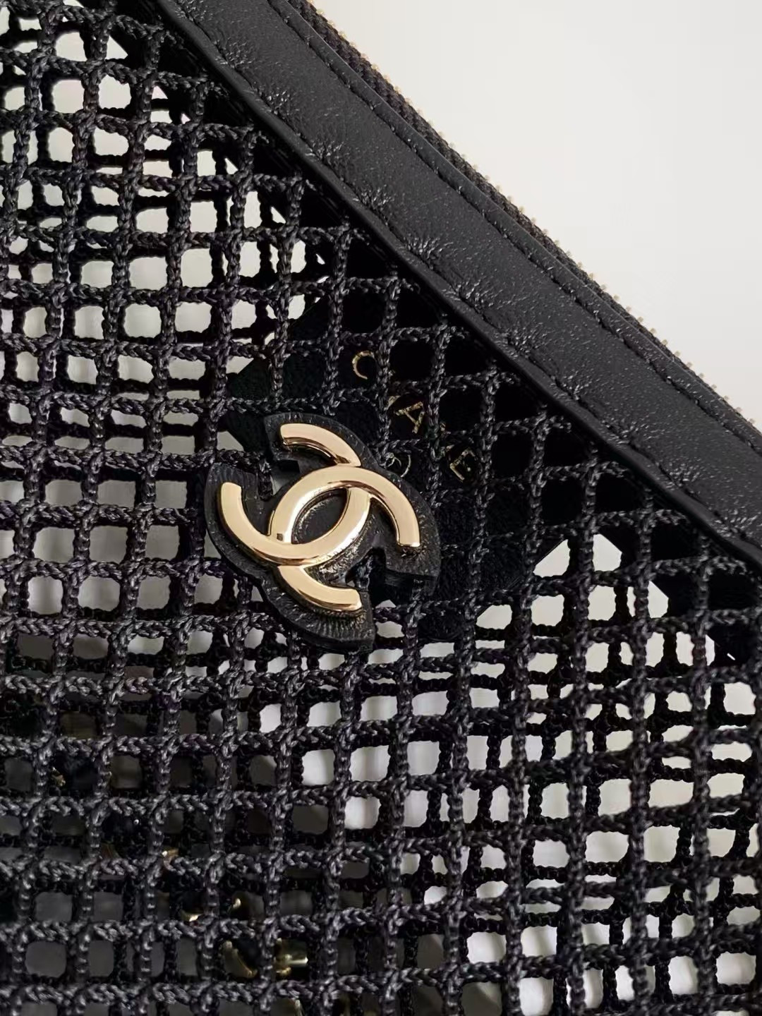 CHANEL clutch with chain mesh shiny lambskin gold tone -AP4573 15x22x6cm