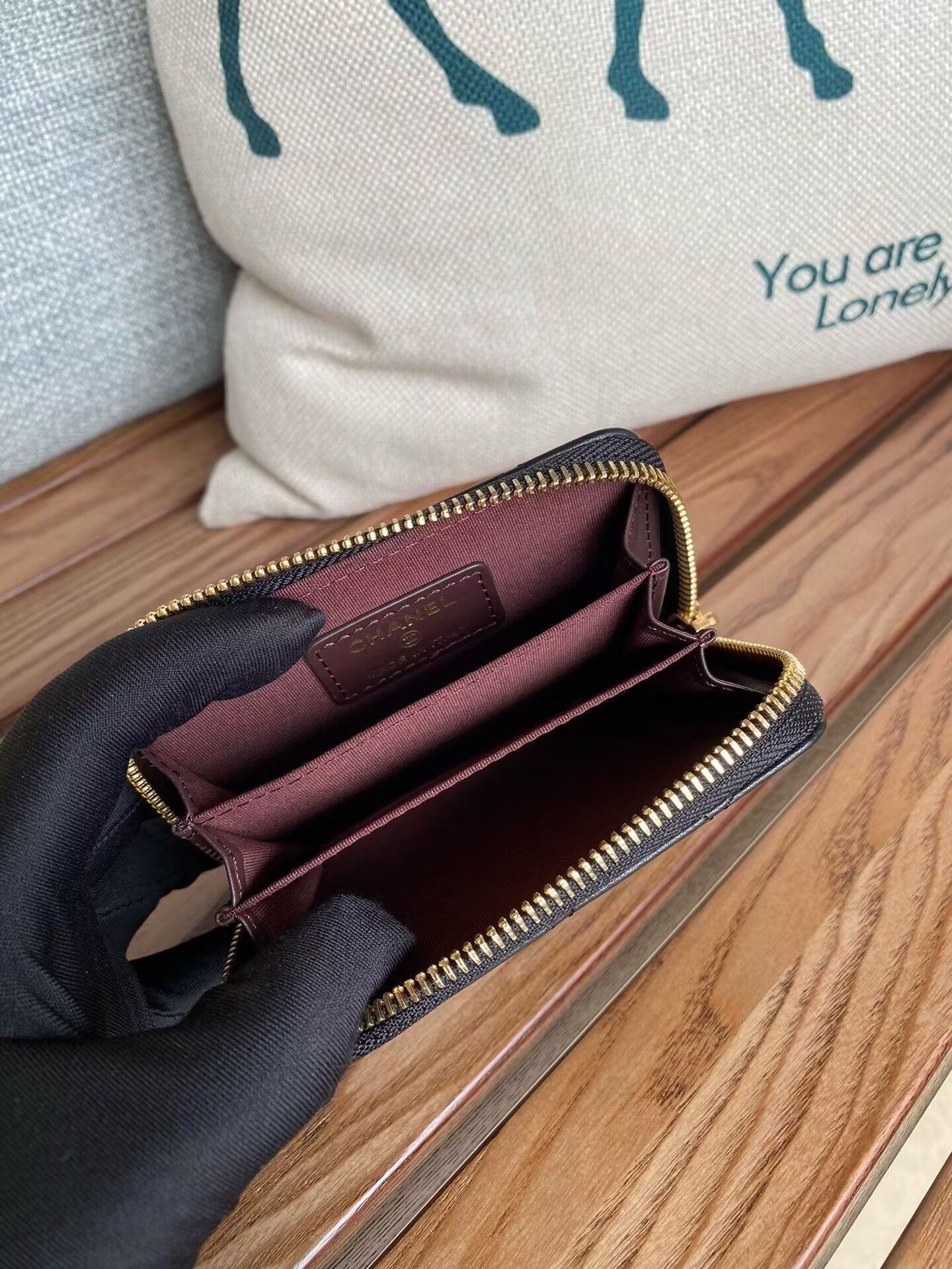 CHANEL ZIPPED COIN PURSE 7.5x 11x 2.5cm