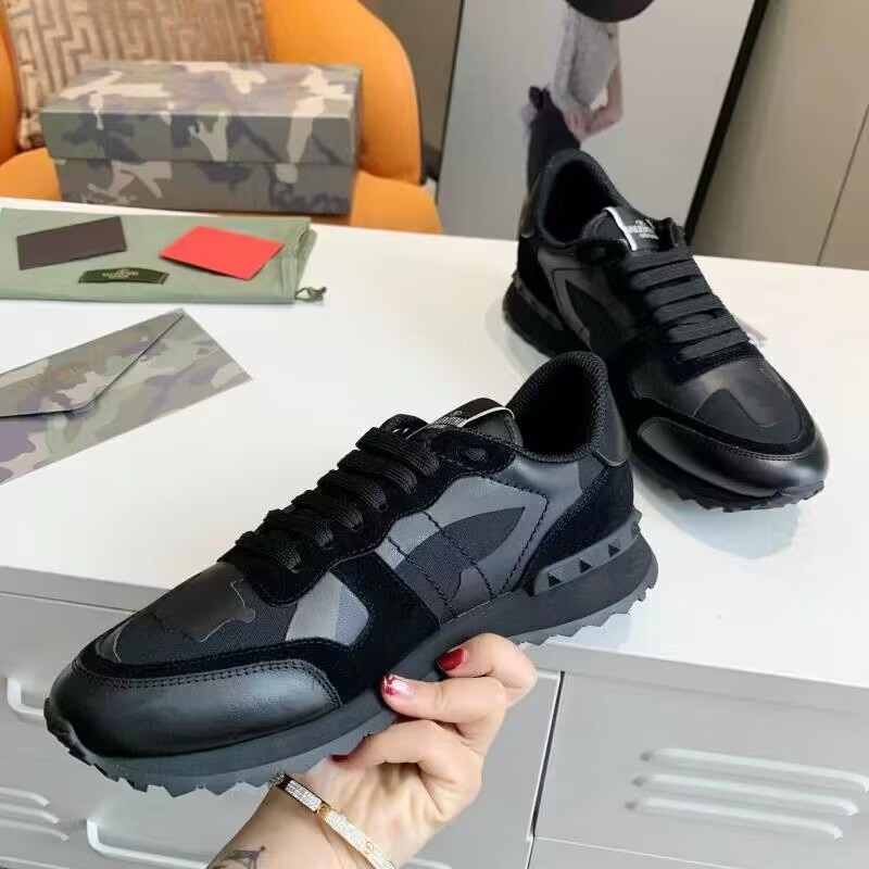 UA Valentino Garavani Rockrunner