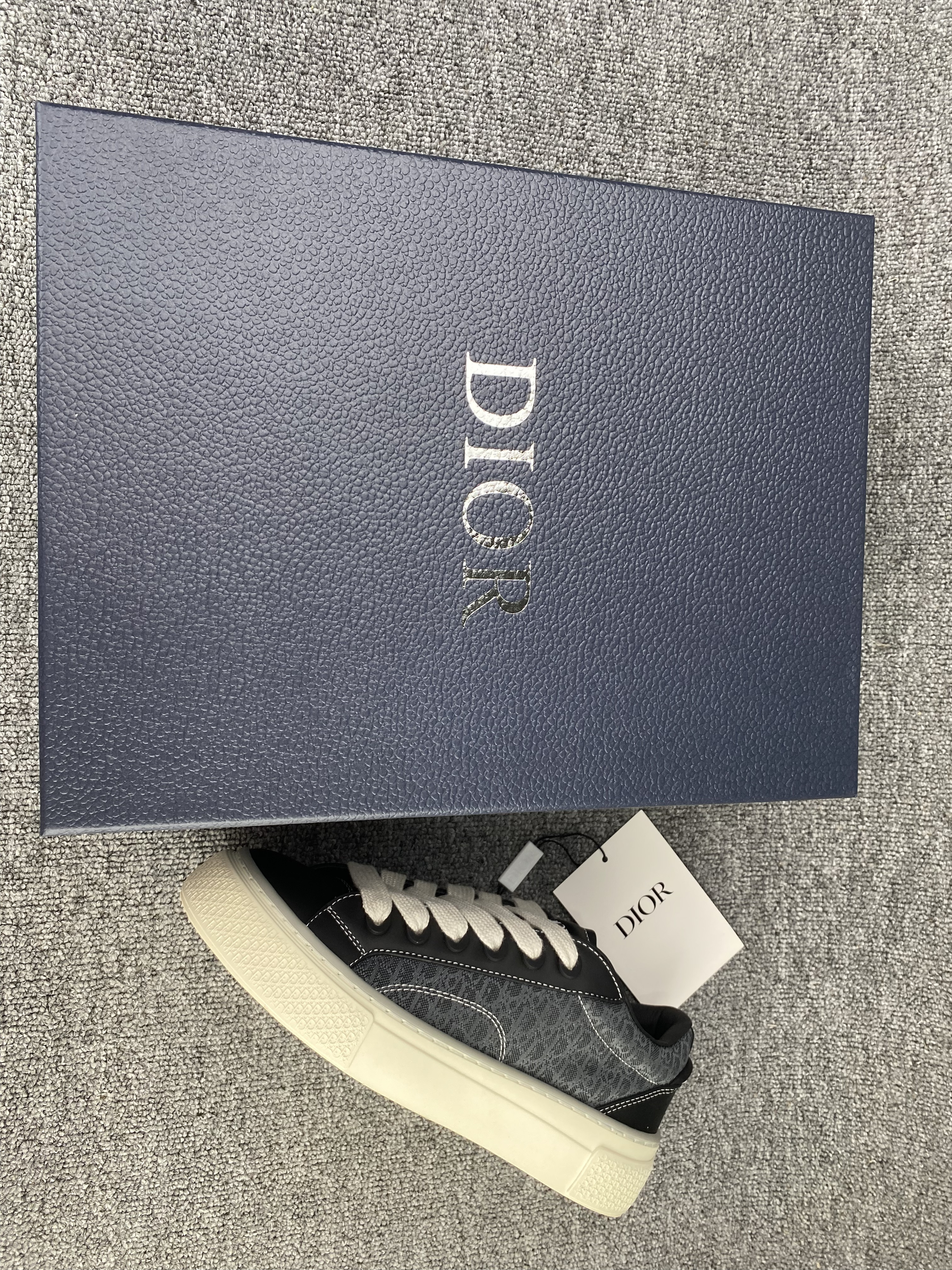 UA Dior B33 Sneaker