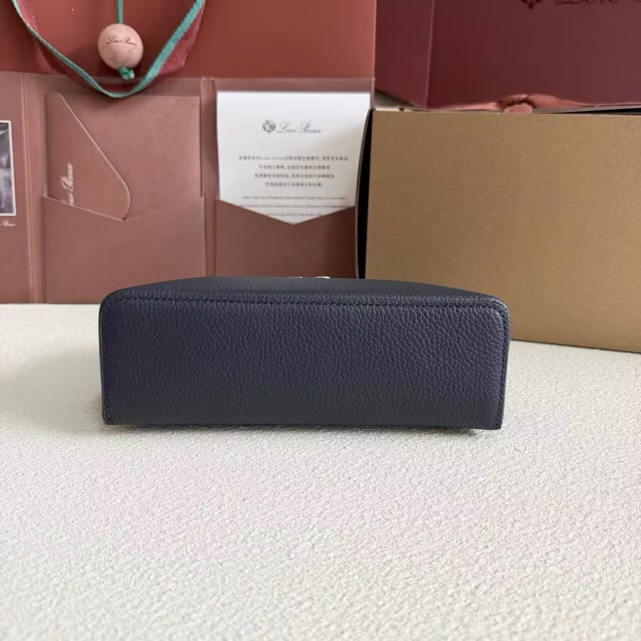 Loro Piana Extra Pocket L19 Grained Calfskin 11 x 19 x 6.5 cm