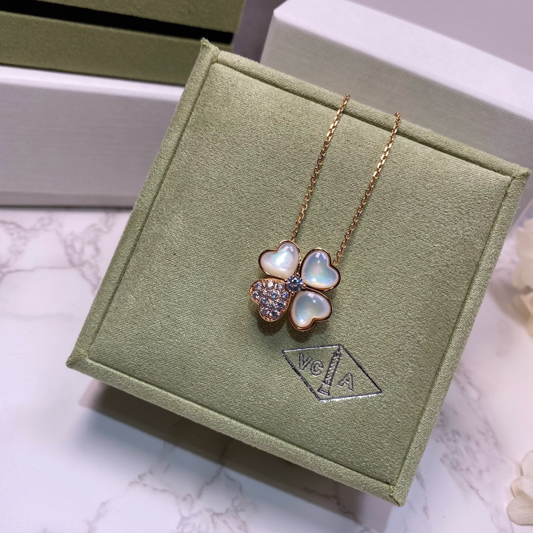 Van Cleef & Arpels four-leaf clover necklace