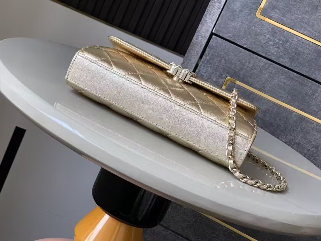 CHANEL Kelly 23P 19x10x4.5cm