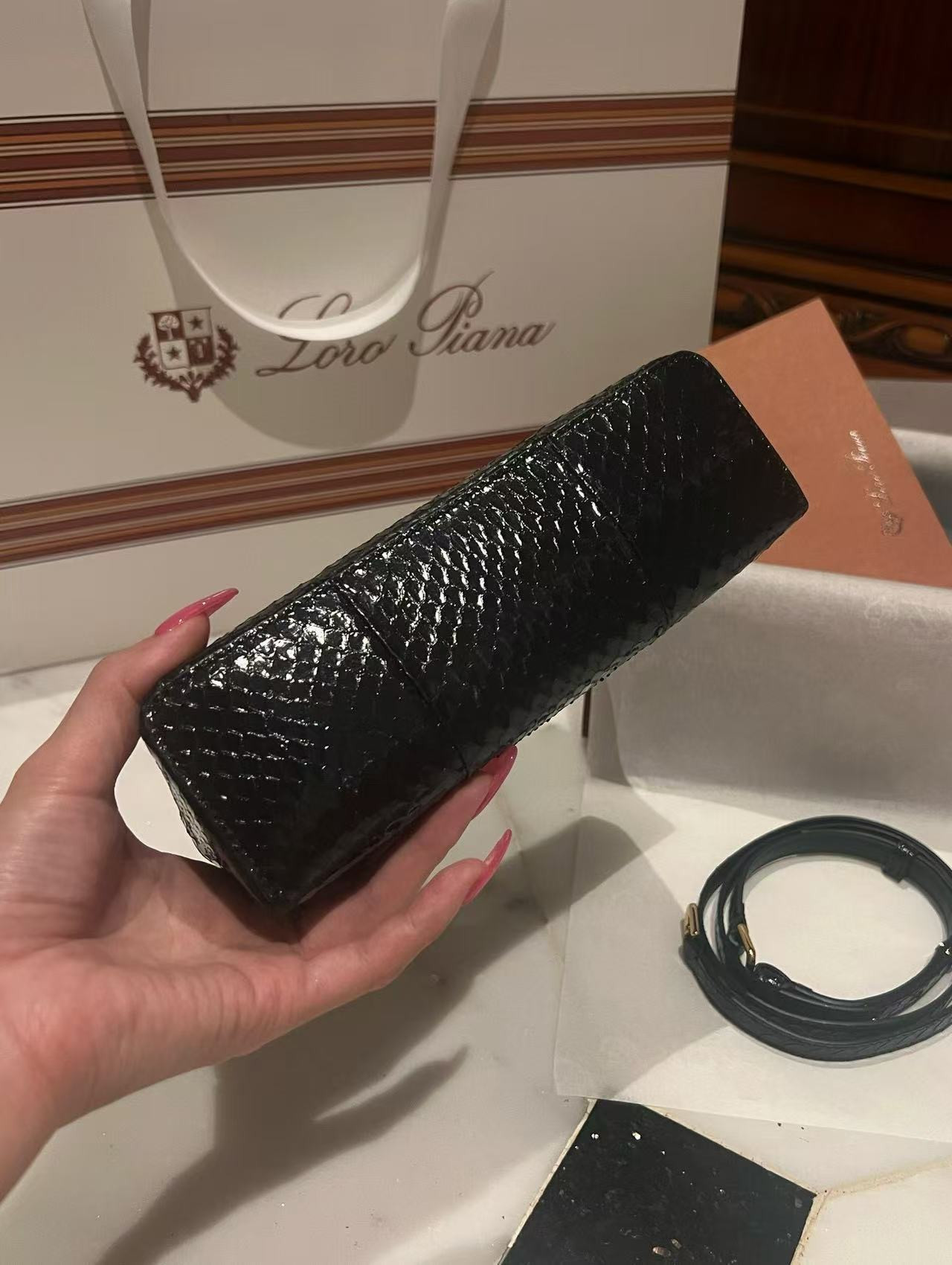 Loro Piana Extra Pocket L19 Bag 11x19x6.5cm