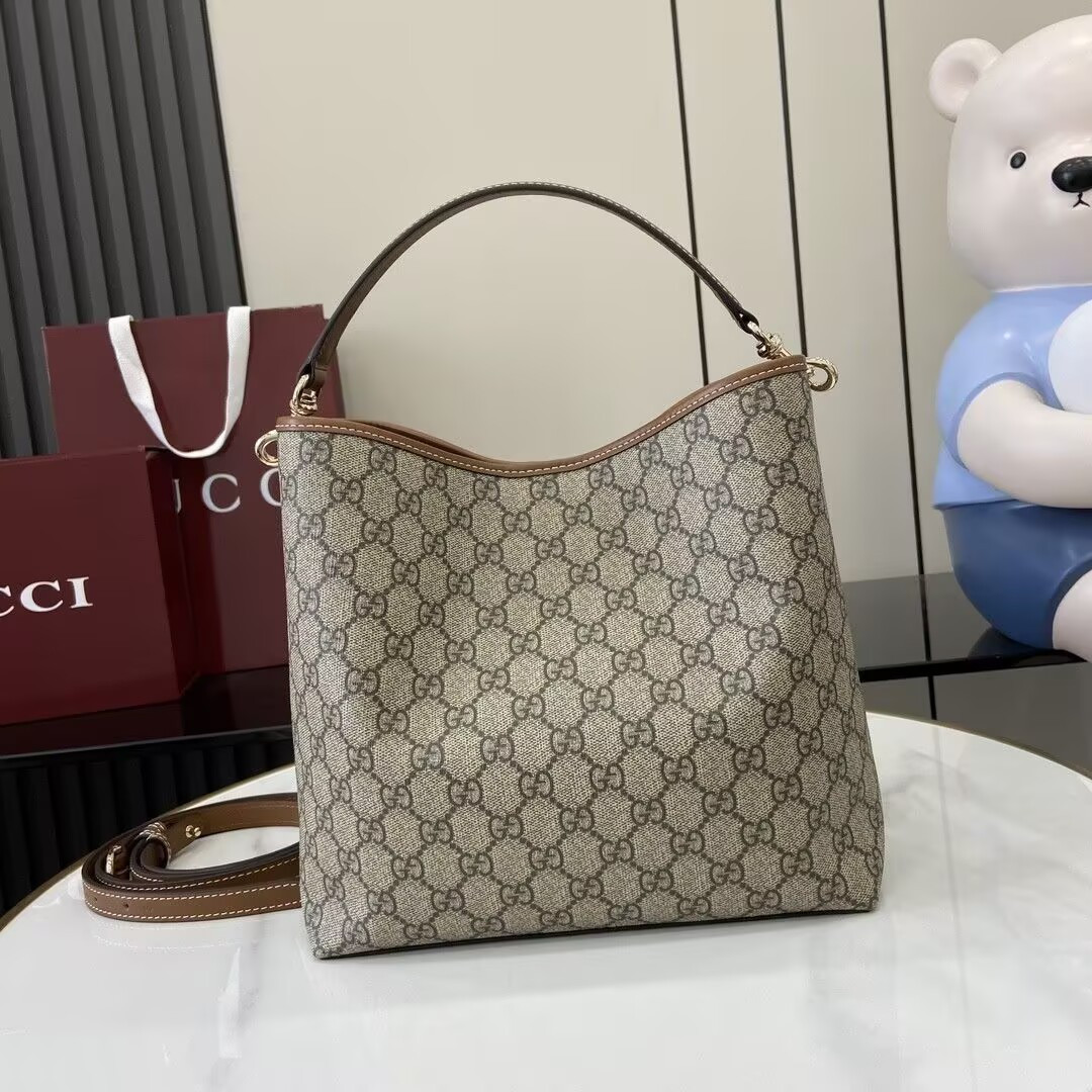 Gucci GG Emblem Medium Bucket Bag 25x25x15.5cm