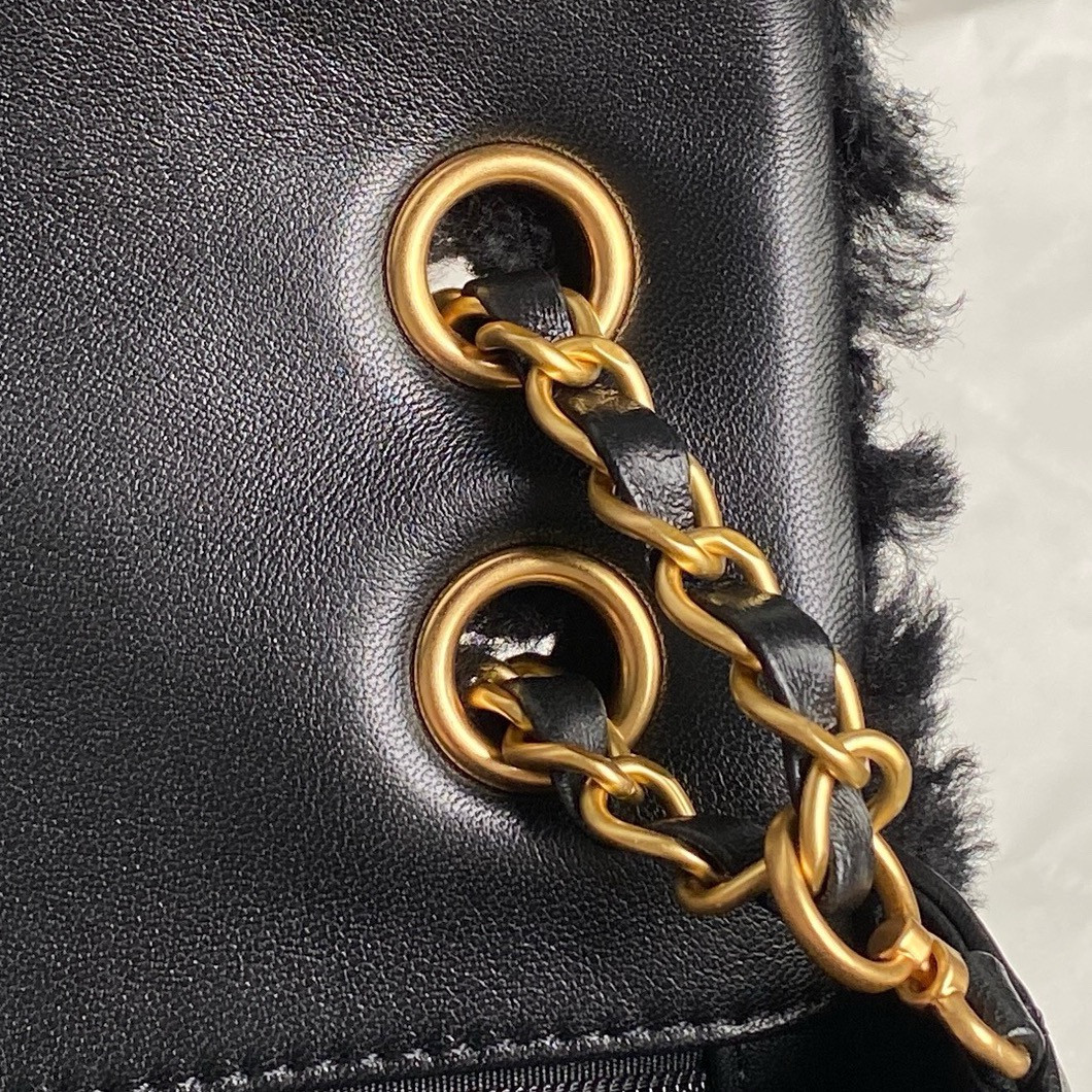 Chanel Flap Bag 16 × 23.5 × 7.5 cm