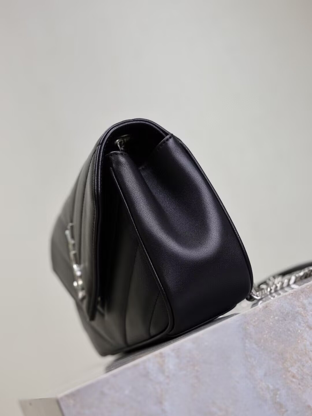 YSL LOULOU small in MATELASSÉ lambskin 24x14x6cm