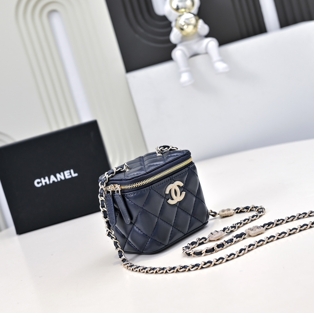 CHANEL SMALL VANITY WITH CHAIN 11x8.5x7cm