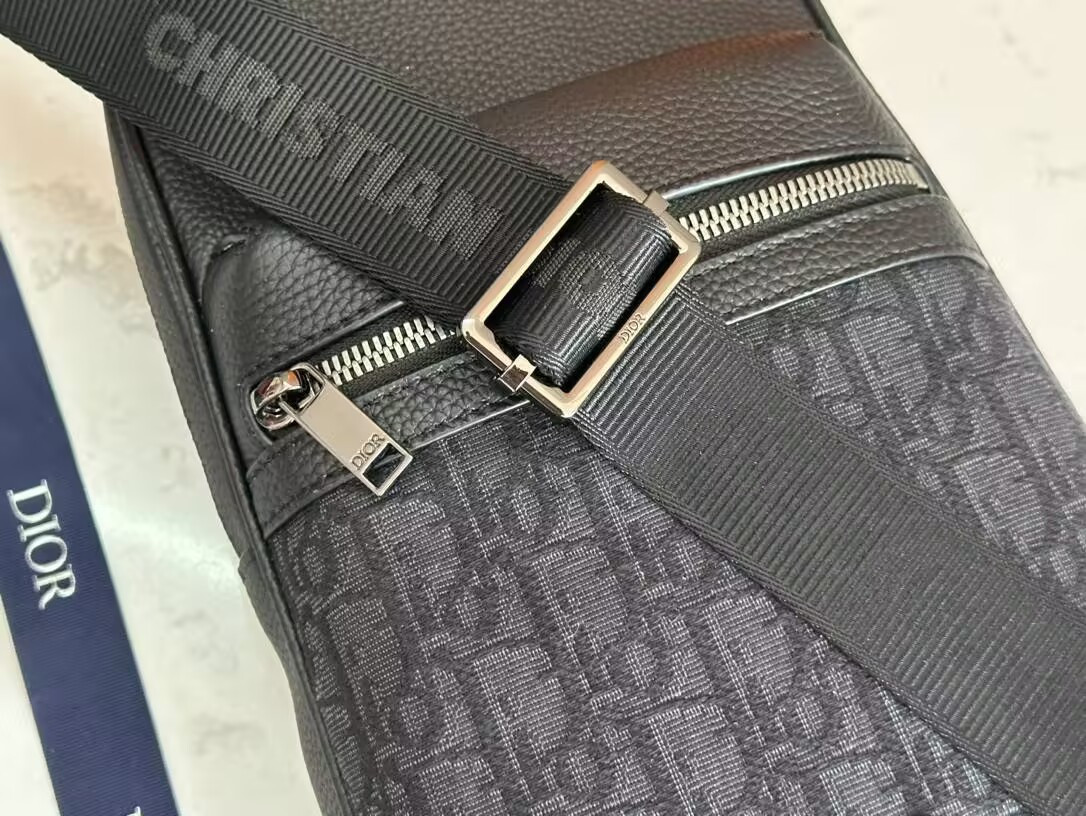 Dior Rider 2.0 Sling Bag Black Dior Oblique Jacquard and Black Grained Calfskin 17x26x8cm