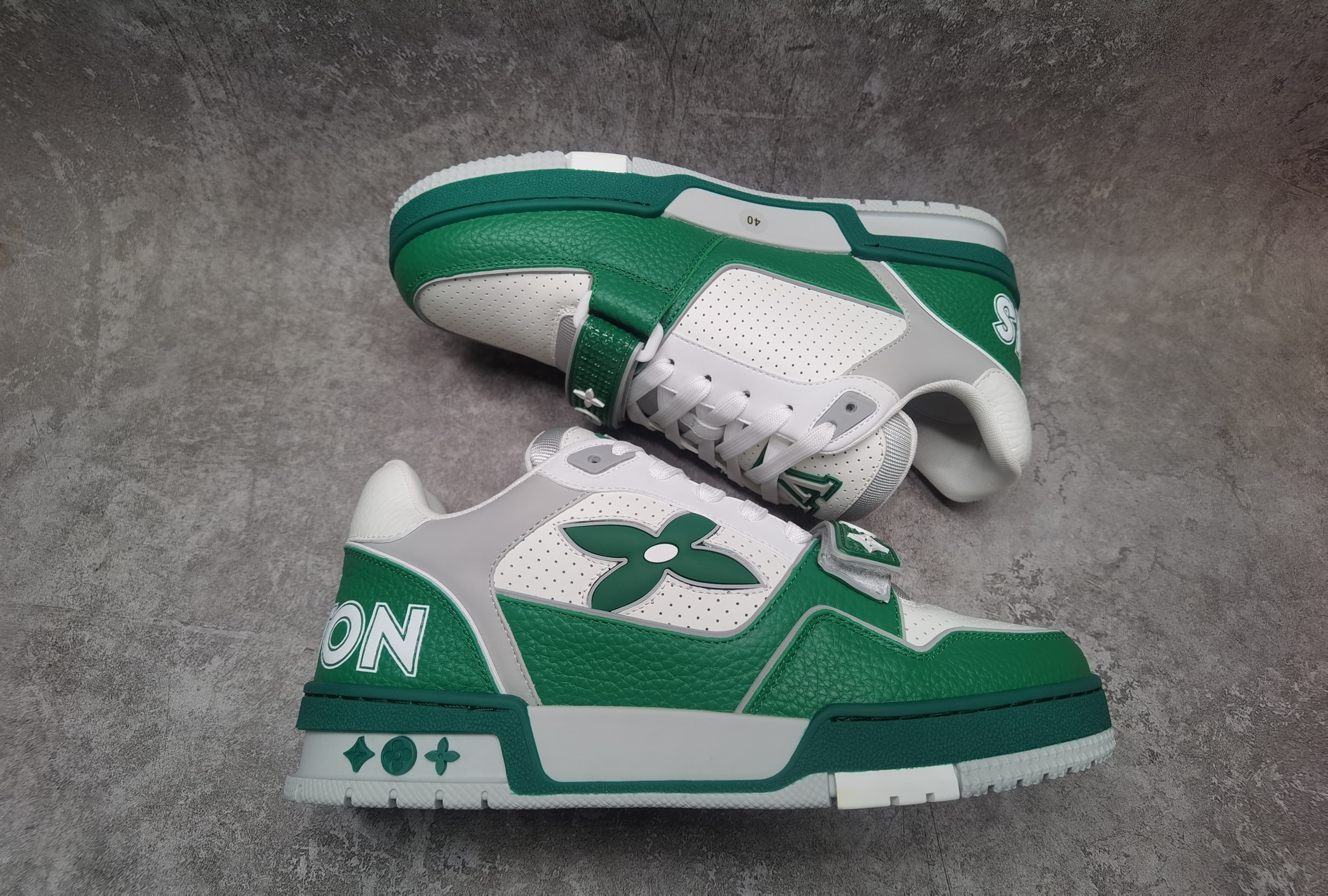 UA LV Trainer Sneaker