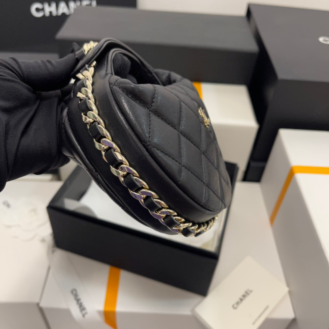 CHANEL 23C 16x16x5.5cm