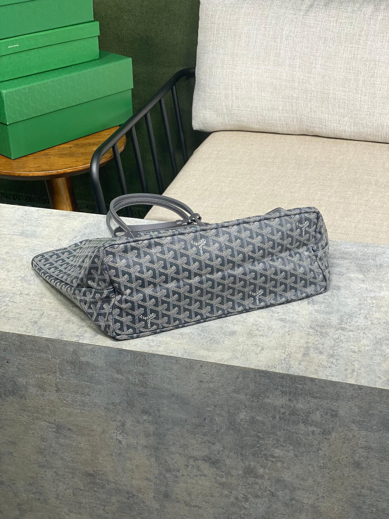 Goyard Small Saint Louis Bag 28 cm x 15 cm x 34 cm