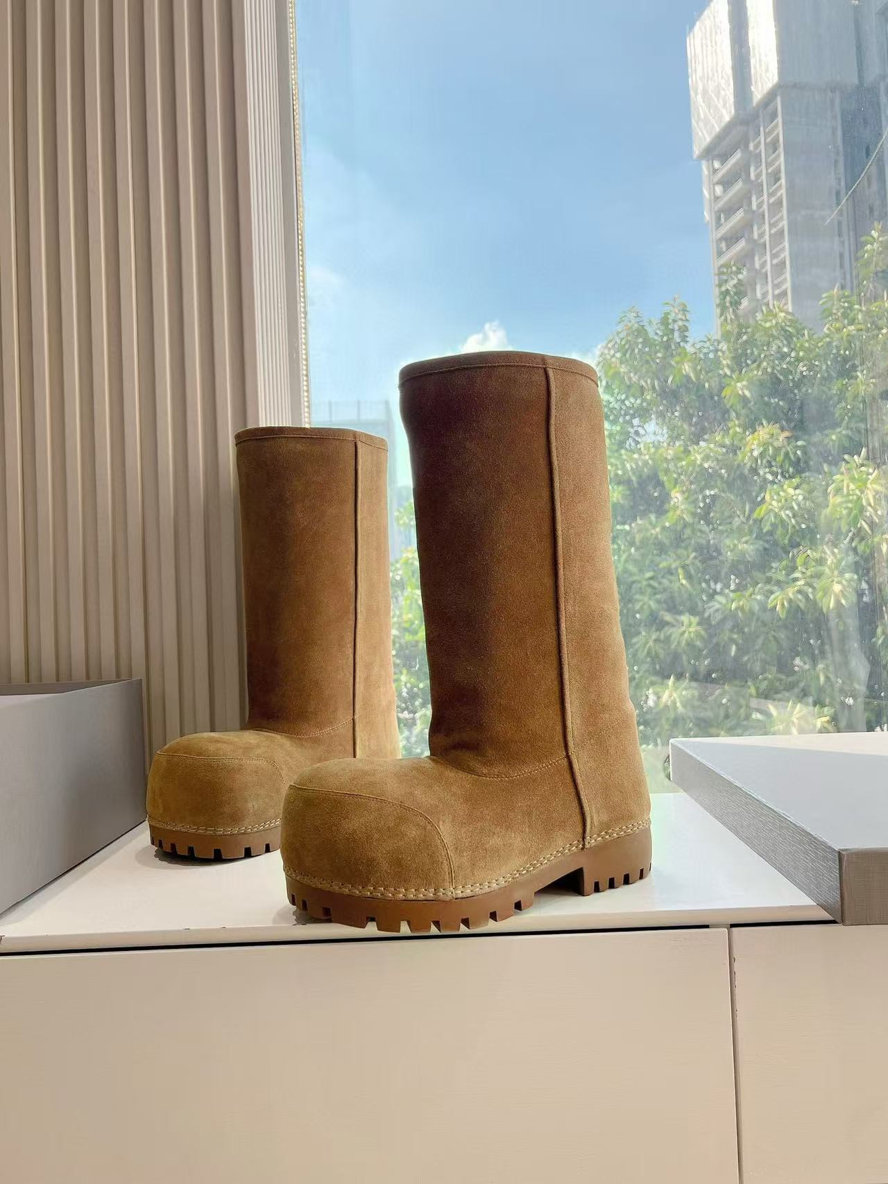 UA Balenciaga Snow Boots