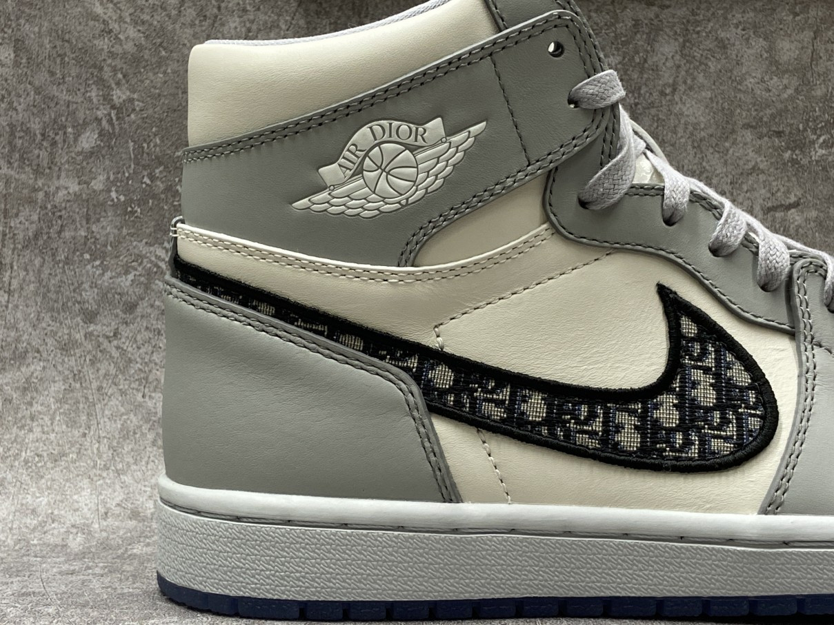 Air Jordan 1 Retro High Dior (Blue Box Version)