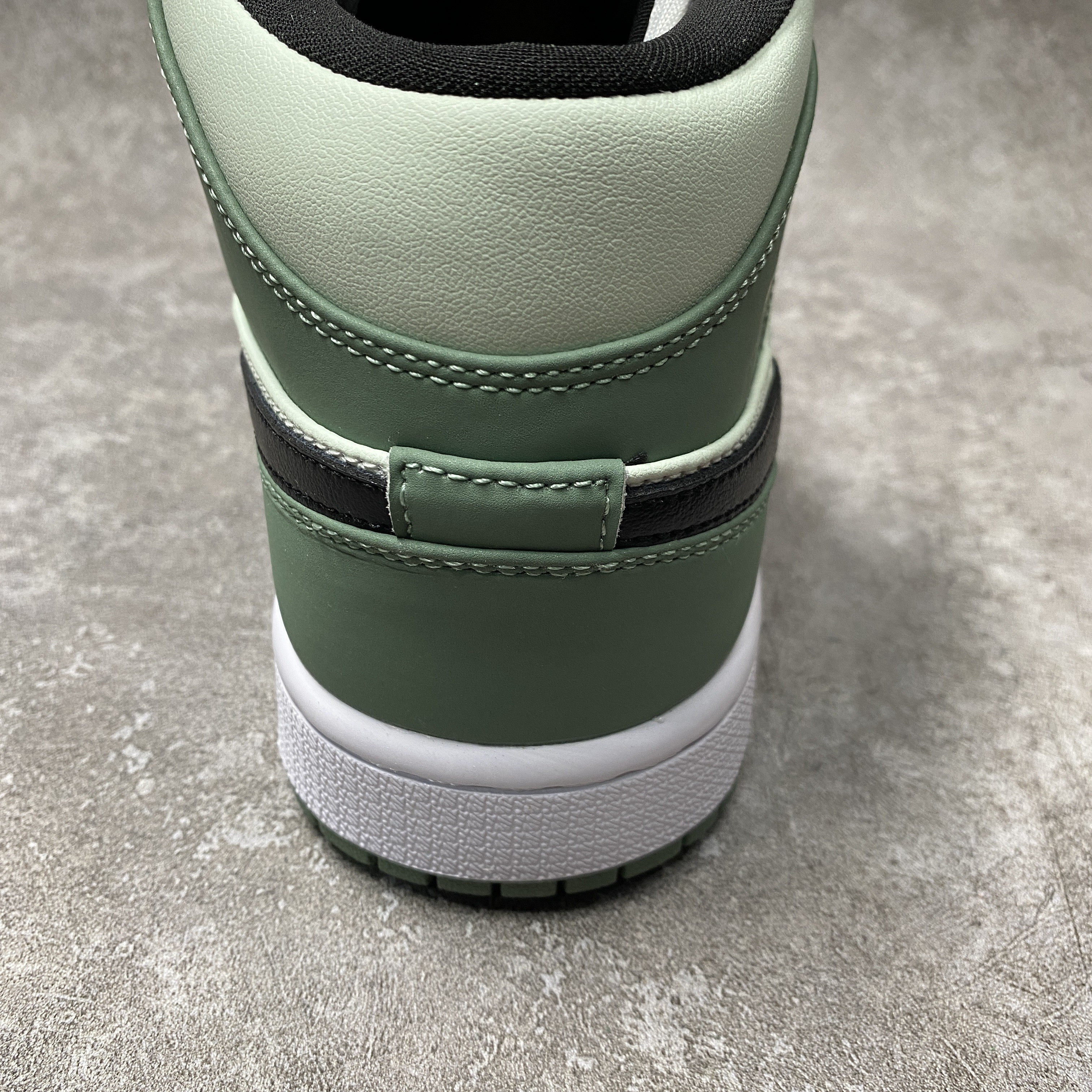 Air Jordan 1 Mid Dutch Green