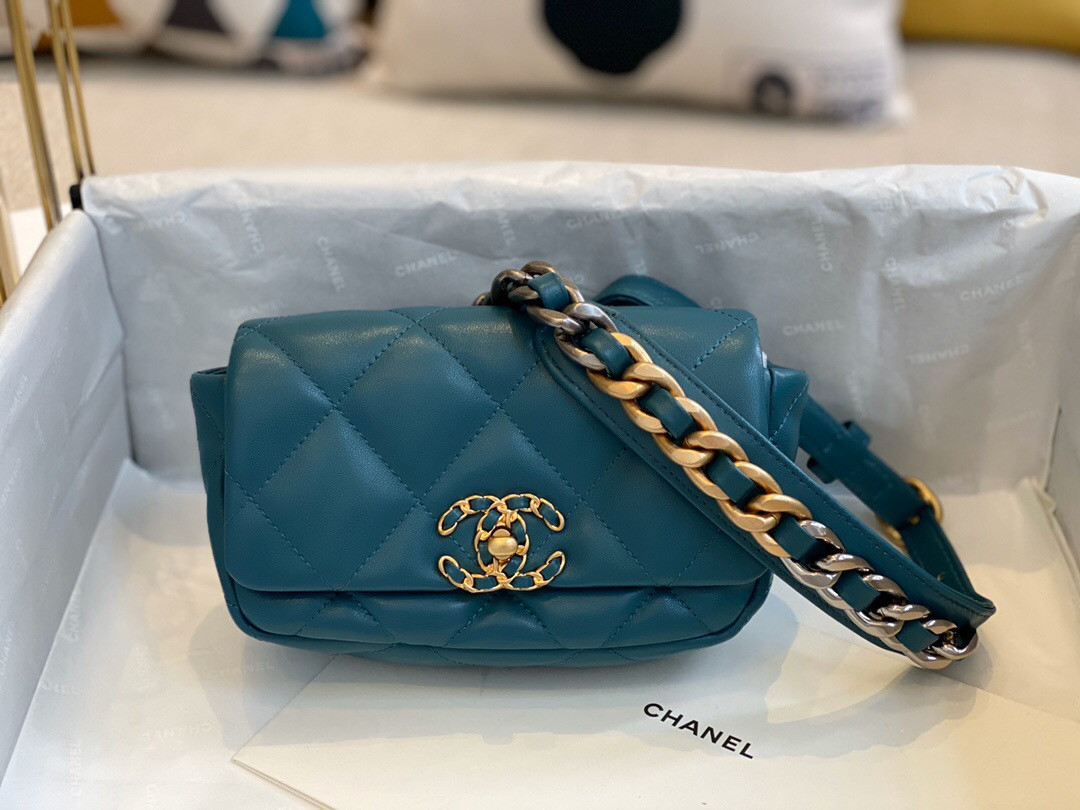 Chanel 19 belt bag