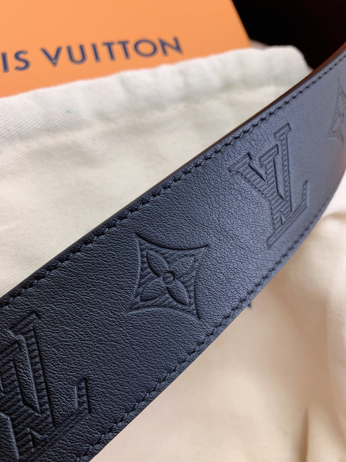 LV LOUIS VUITTON 40MM BELT