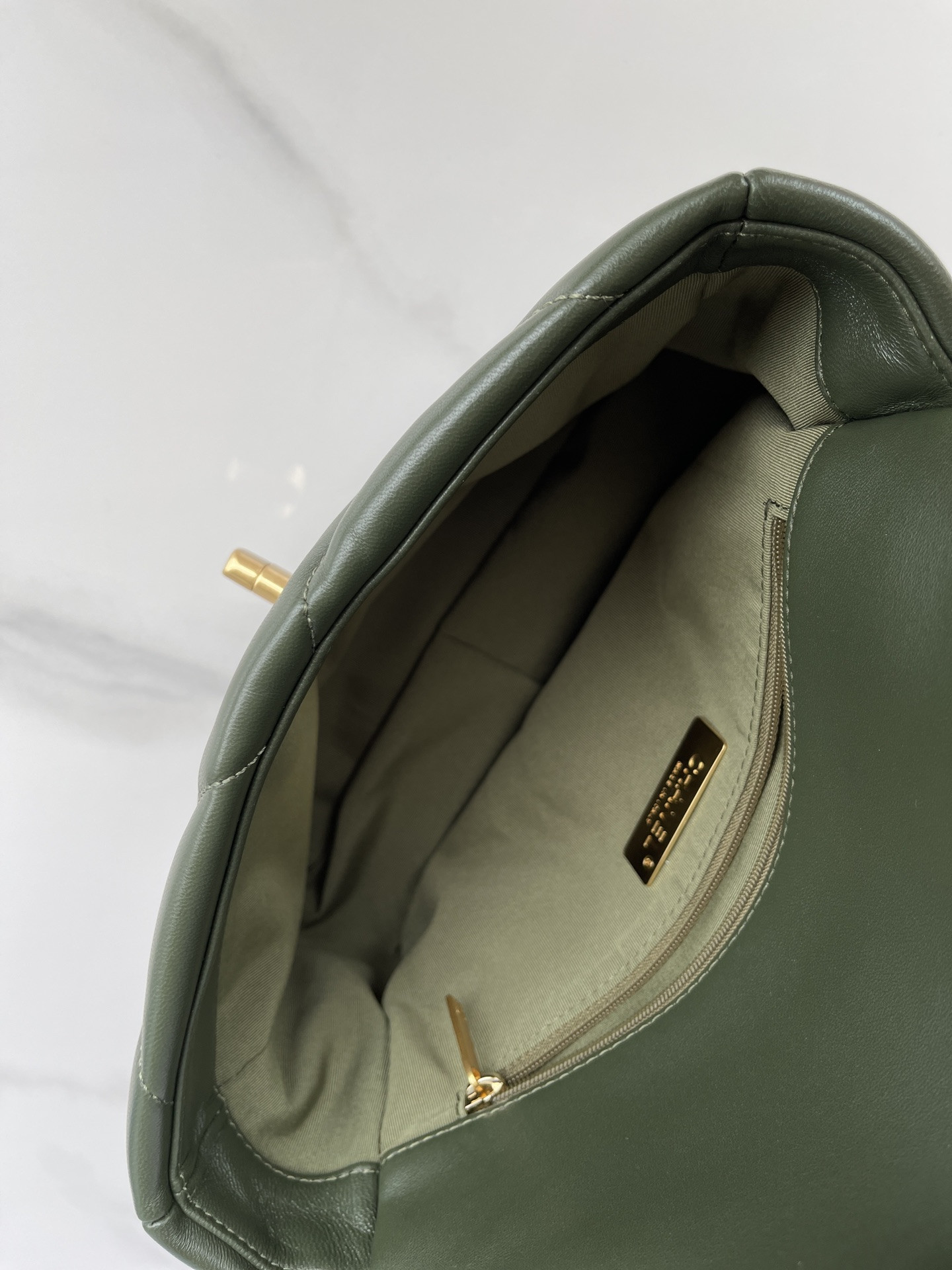 CHANEL 19 HANDBAG Shiny Leather, Gold-Tone, Silver-Tone & Ruthenium-Finish Metal Dark Green 6.2 × 10.1 × 3.5 in