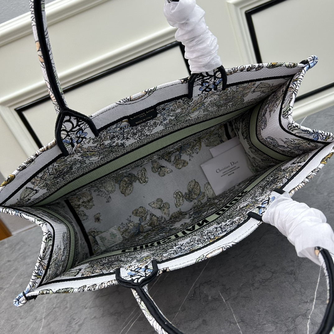 Large DIOR BOOK TOTE WHITE MULTICOLOR TOILE DE JOUY MEXICO EMBROIDERY 16.5 x 14 x 7.5 inches