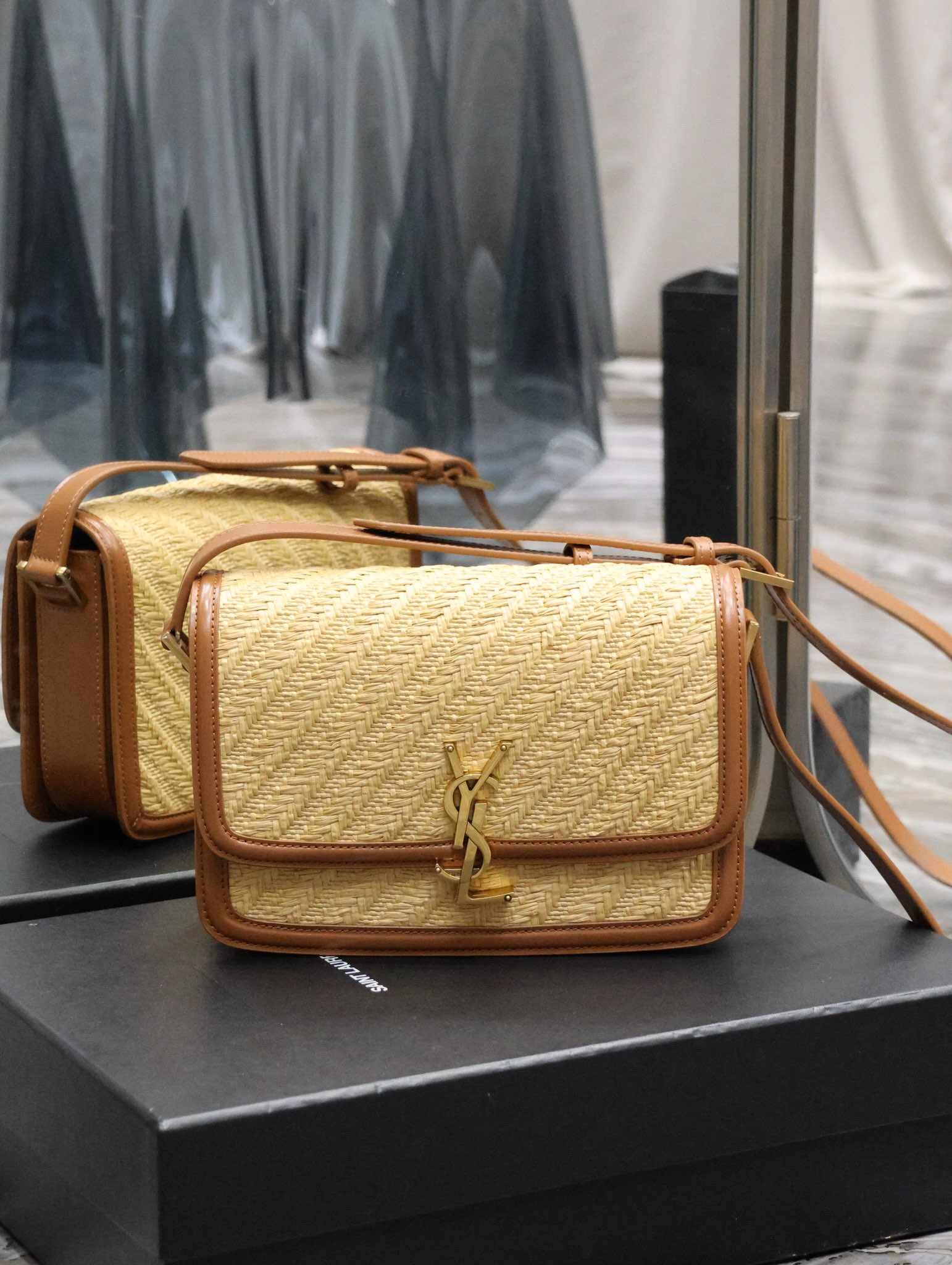 YSL SOLFERINO MEDIUM SATCHEL IN RAFFIA AND VEGETABLE-TANNED LEATHER NATURAL SAND AND BRICK 9.8 X 6.7 X 2 INCHES