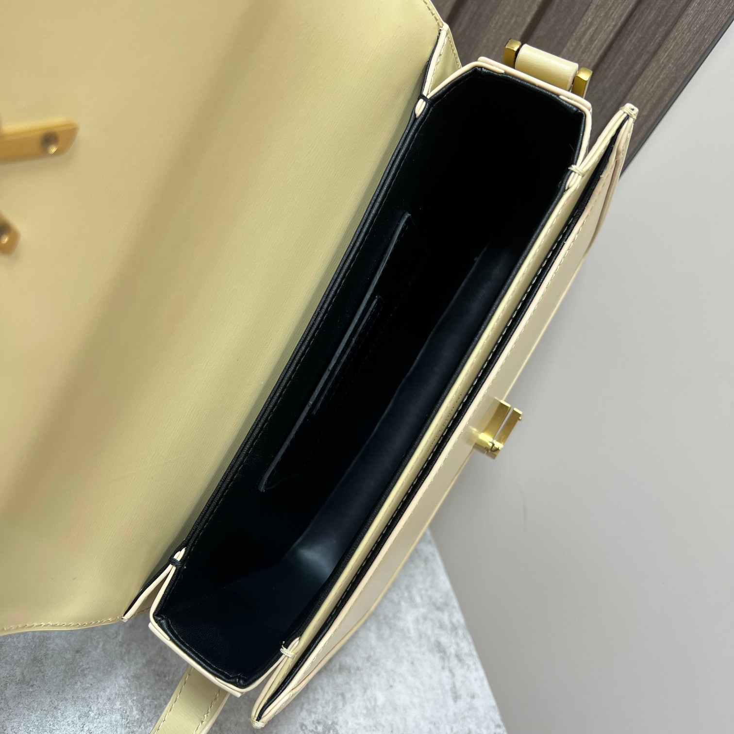 YSL SOLFERINO MEDIUM SATCHEL IN BOX SAINT LAURENT YELLOW 9.1 X 6.3 X 2.4 INCHES