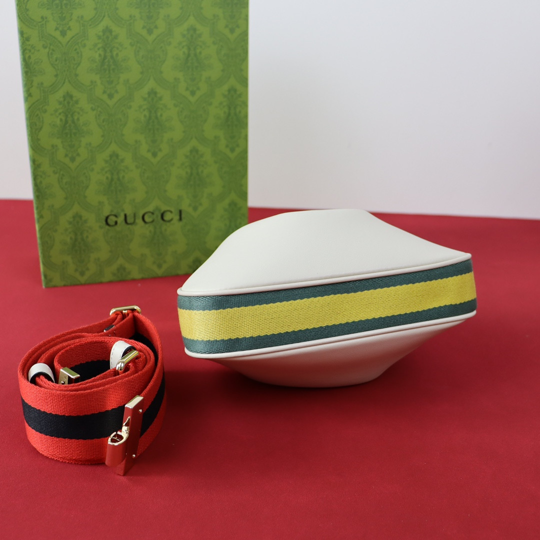 GUCCI ATTACHE SMALL SHOULDER BAG WHITE 9"W x 8.7"H x 2"D