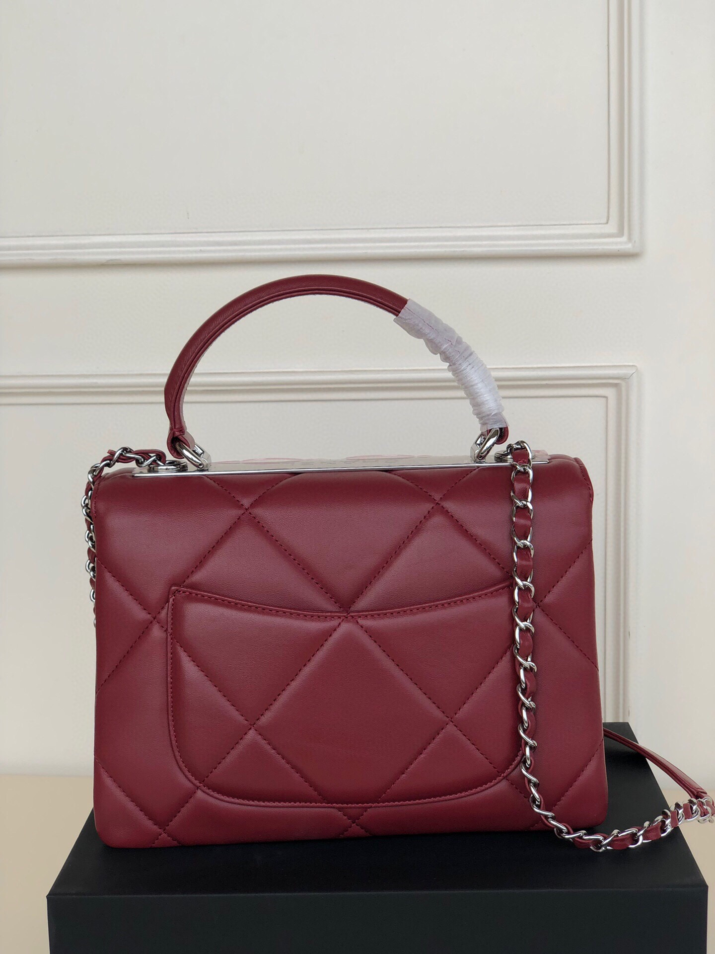 CHANEL FLAP BAG WITH TOP HANDLE 6.6 × 9.8 × 4.7 in