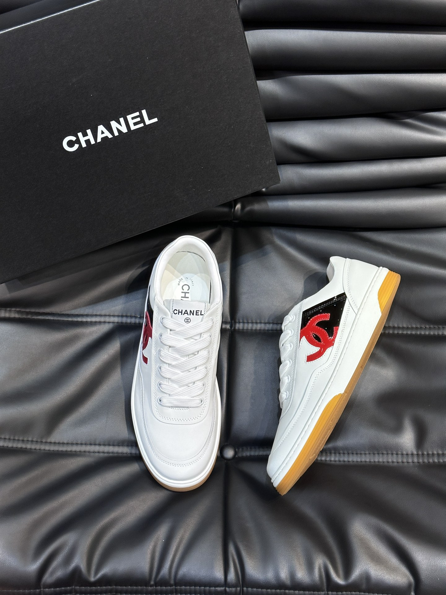 UA CHANEL SNEAKER Calfskin