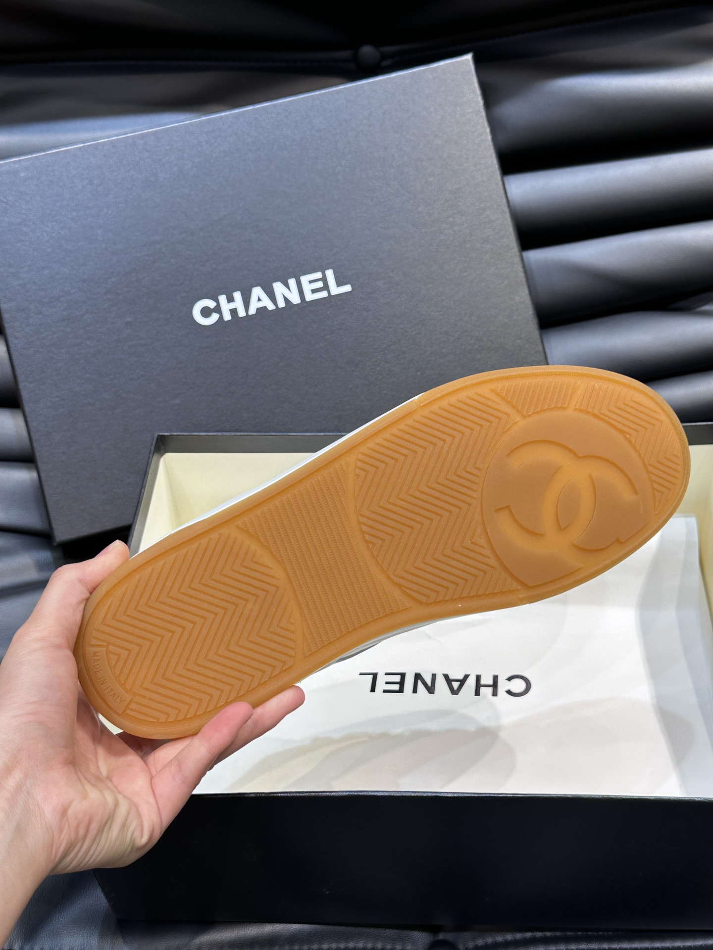 UA CHANEL SNEAKER Calfskin