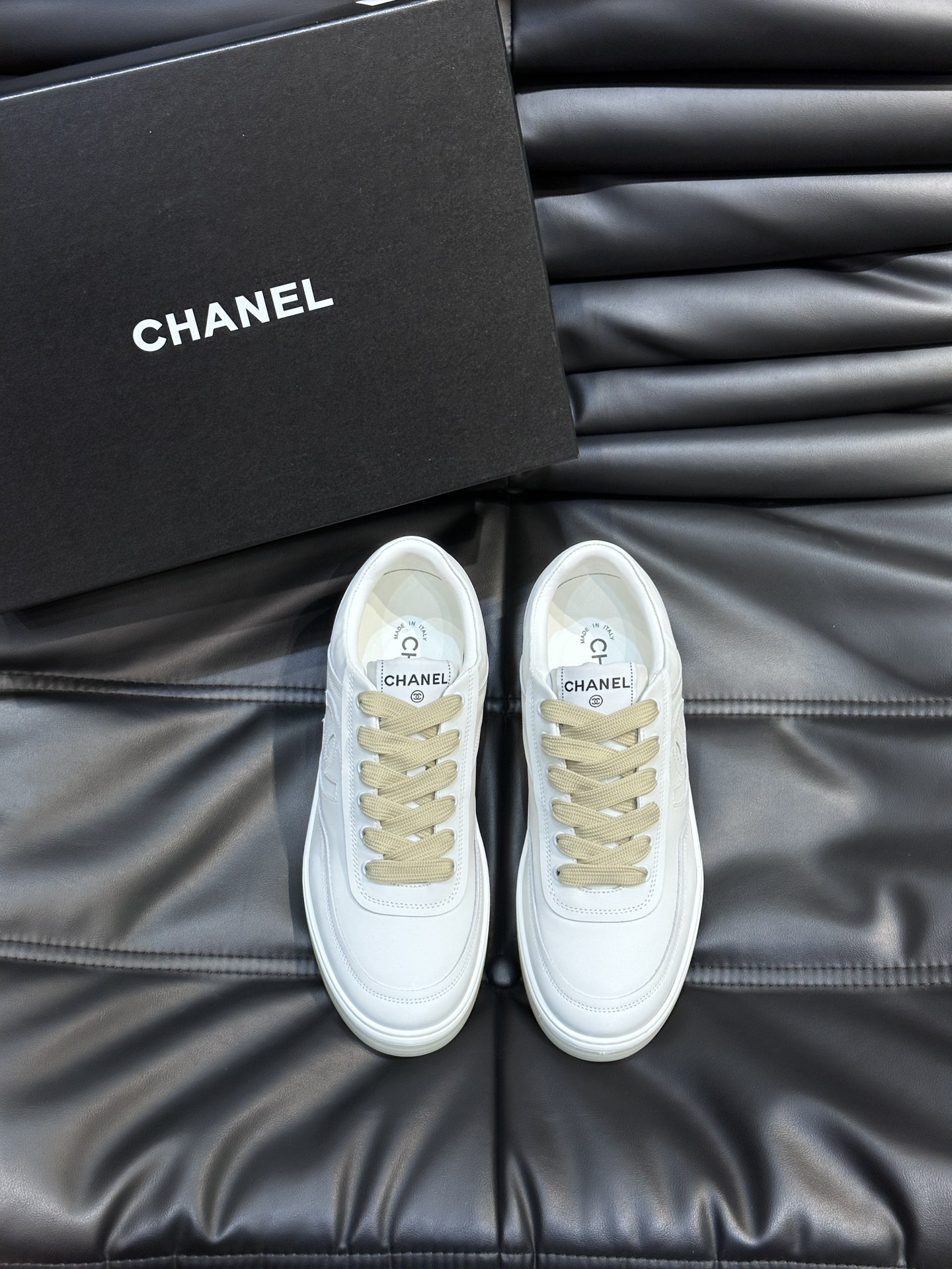 UA CHANEL SNEAKER Calfskin