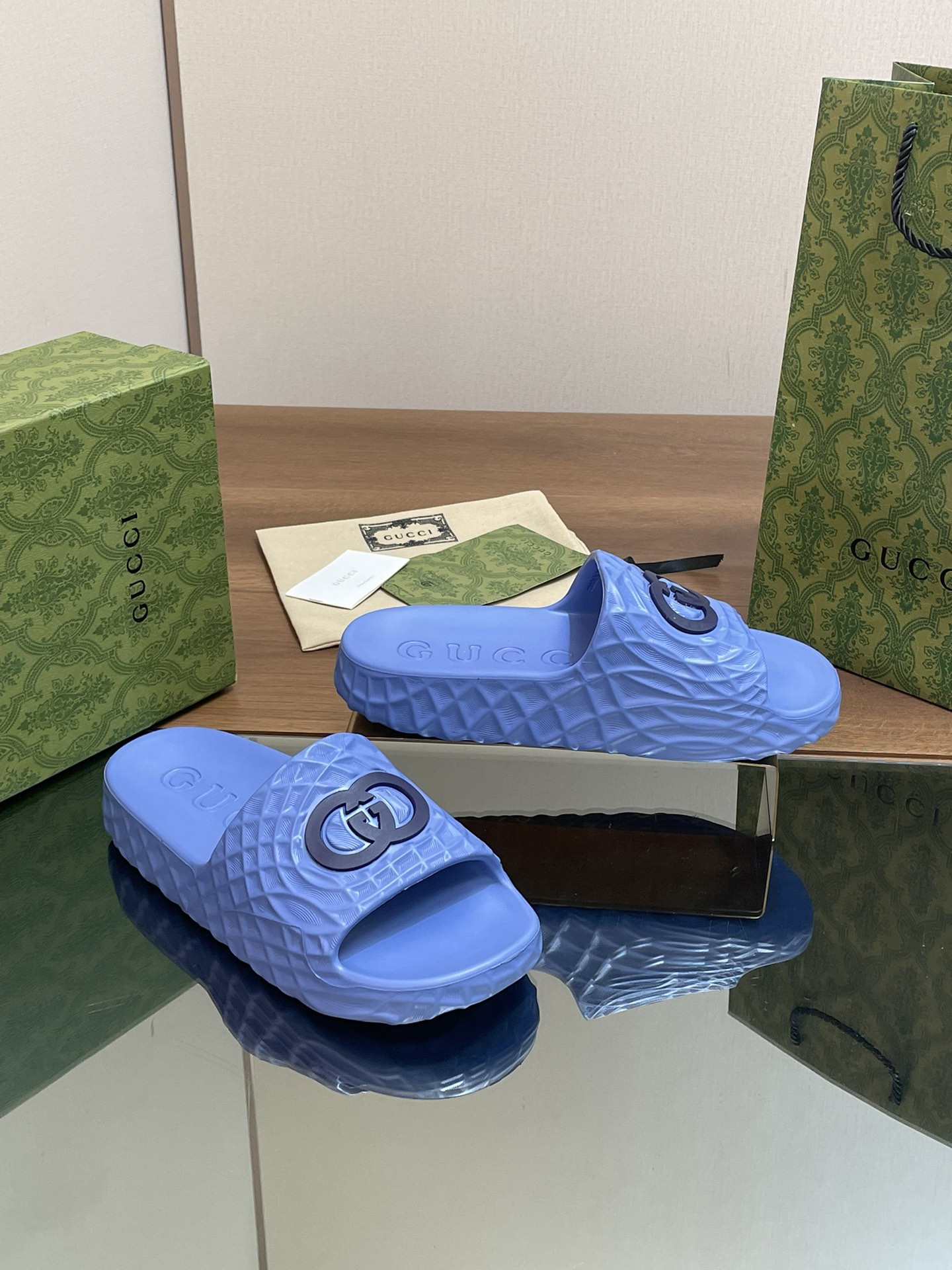 UA GUCCI INTERLOCKING G SLIDE SANDAL Blue