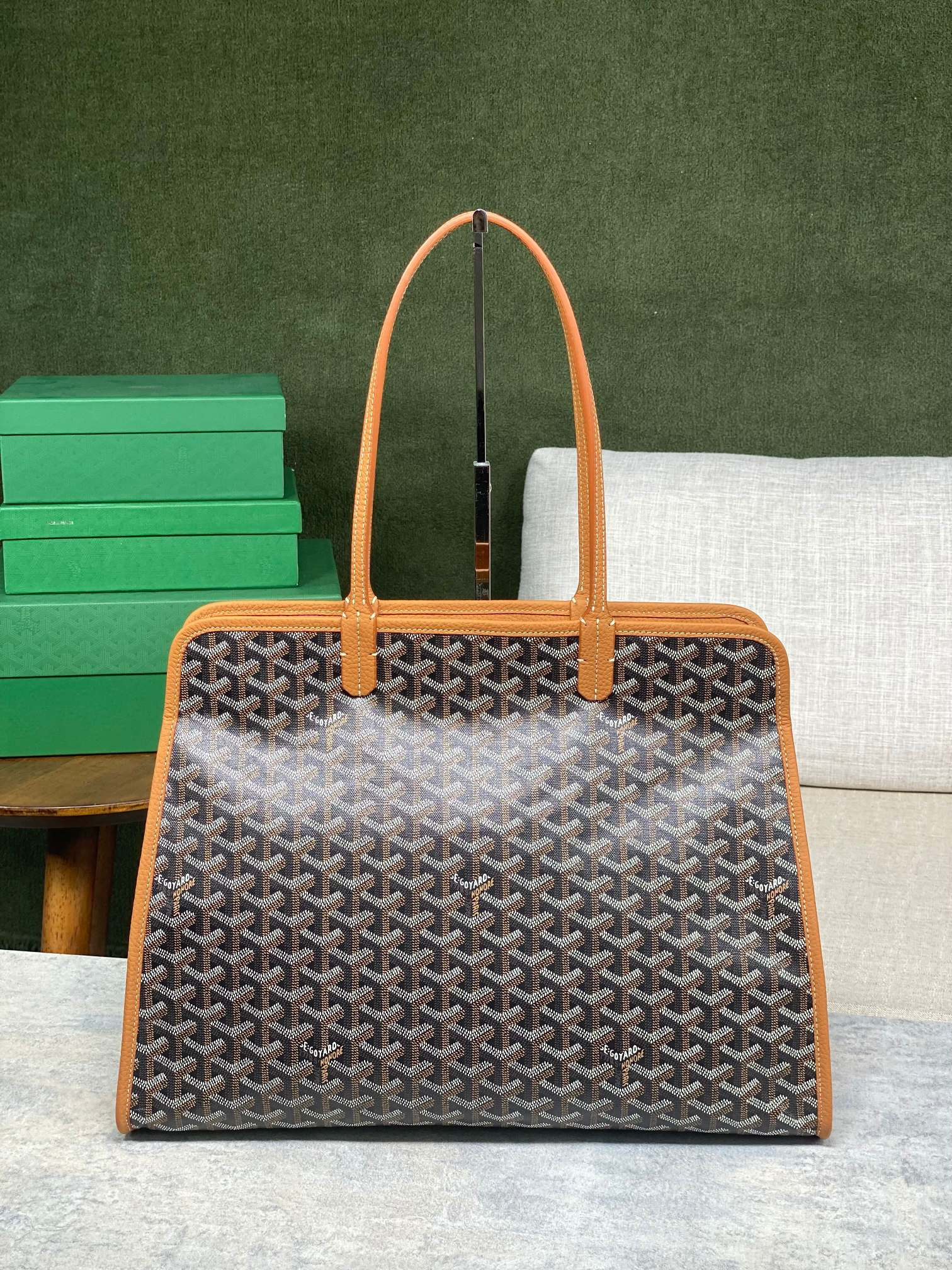 Goyard Chic du Chien 41x30x16.5cm