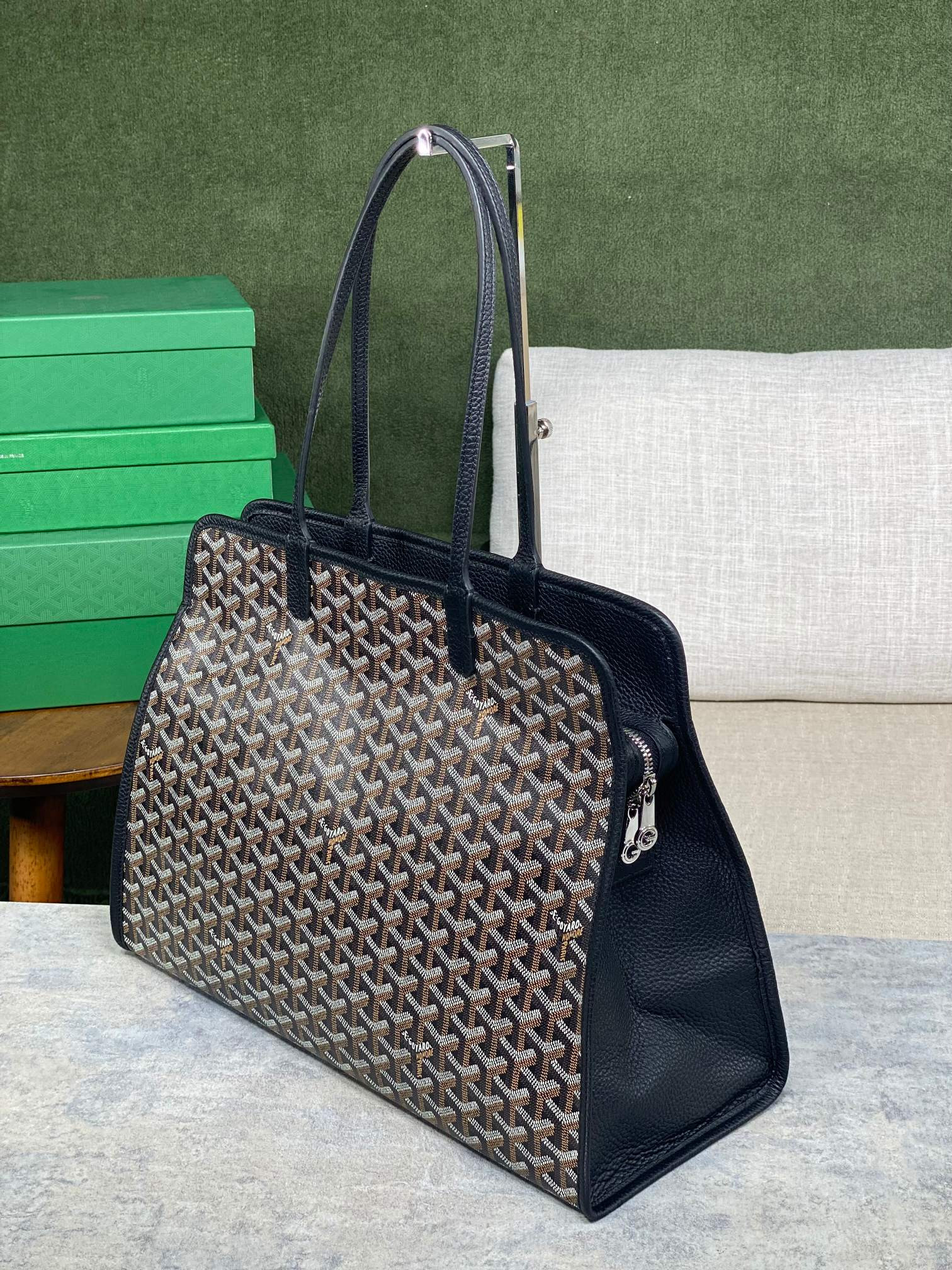 Goyard Chic du Chien 41x30x16.5cm