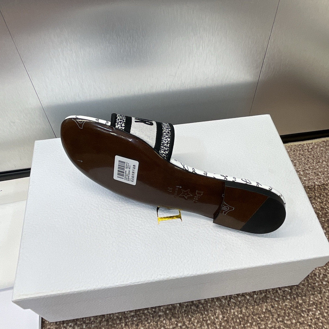 UA Dioramour Dway Slide