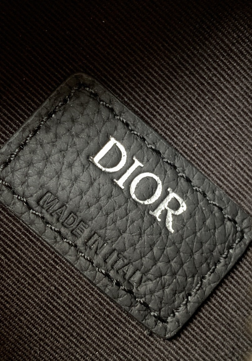 Mini Dior Scarab Bag 28 x 12.2 x 3.8 cm