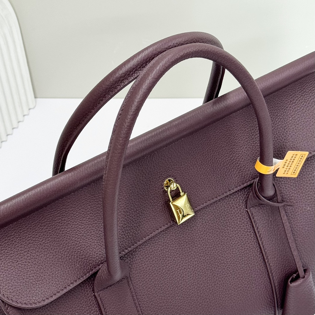 Loro Piana Loom Bag L32 Grained Calfskin 33 x 23 x 18 cm