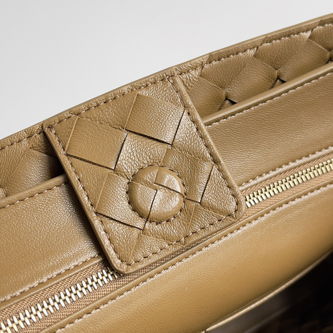 bo*te*ga Ve*ne*ta medium andiamo 32x25x11cm