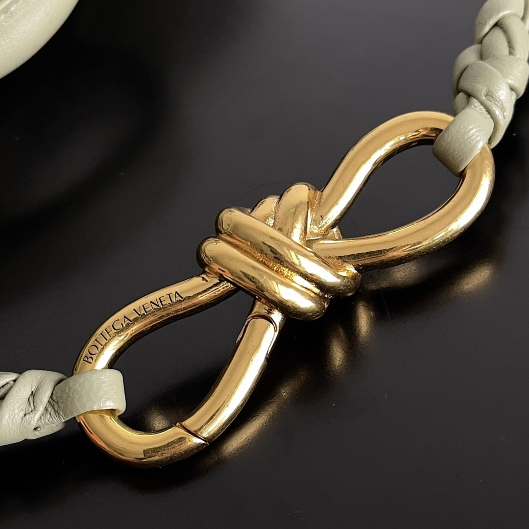 Bottega Veneta Small Andiamo 25x22x10.5cm