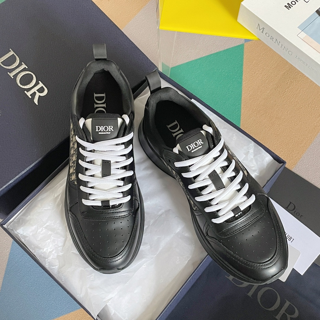 UA Dior B25 Runner Sneaker