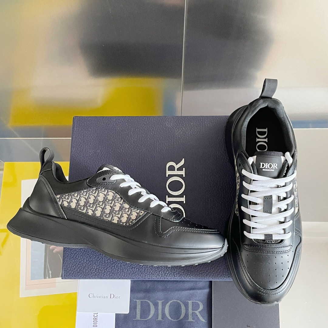 UA Dior B25 Runner Sneaker