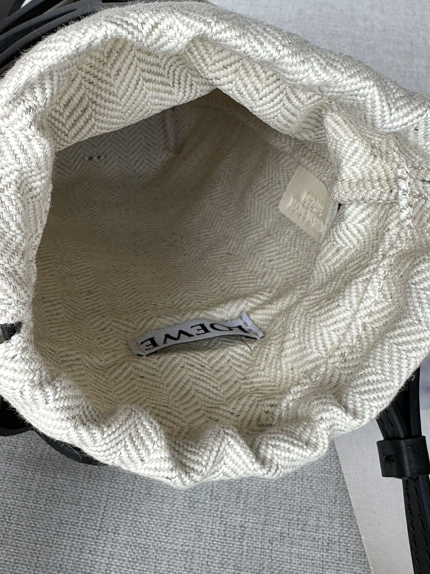 LOEWE Anagram cut-out pocket in classic calfskin and canvas 20x11x8cm