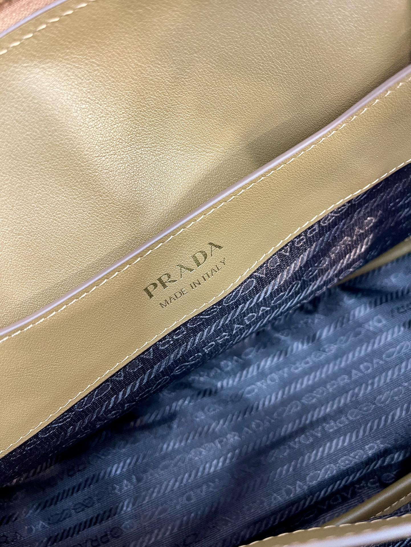 Prada Medium suede shoulder bag 28x18x11cm