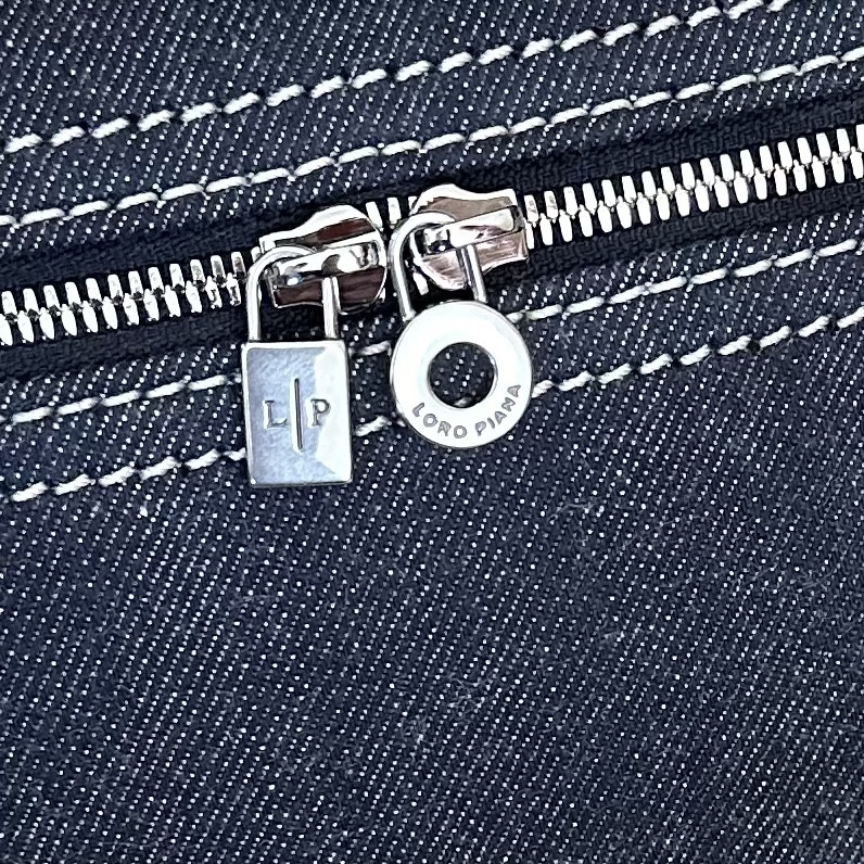 Loro Piana Extra Pocket L19 Cotton 11 x 19 x 6.5 cm