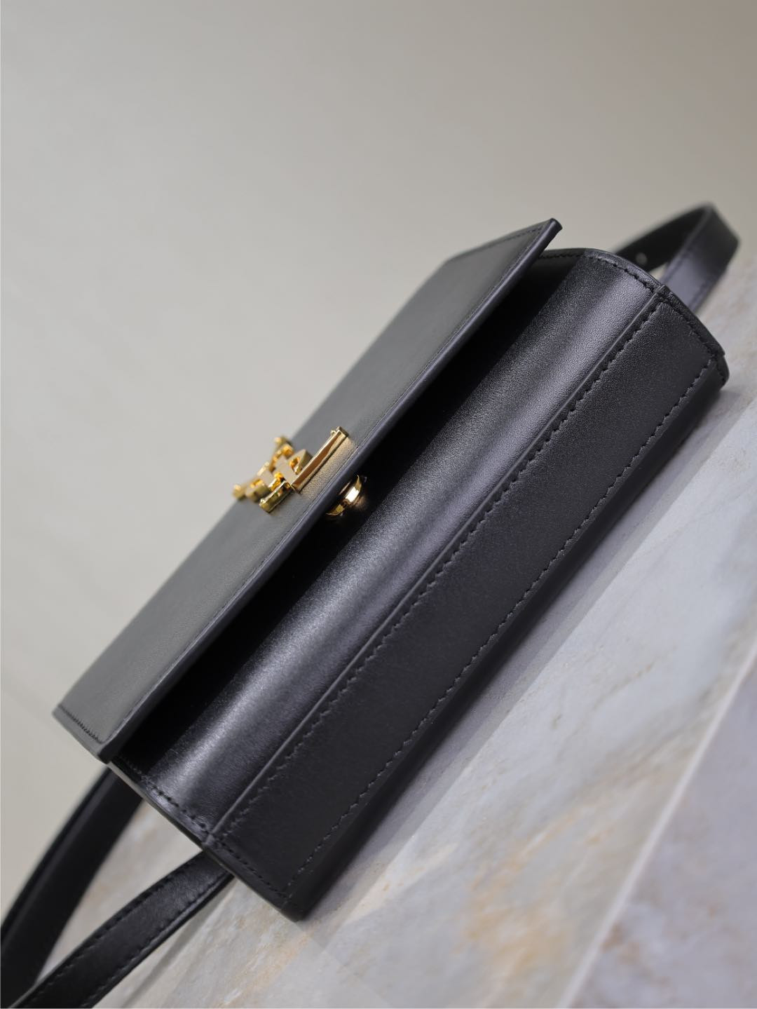 YSL kate belt bag in grain de poudre-embossed leather 18x12x4.5cm