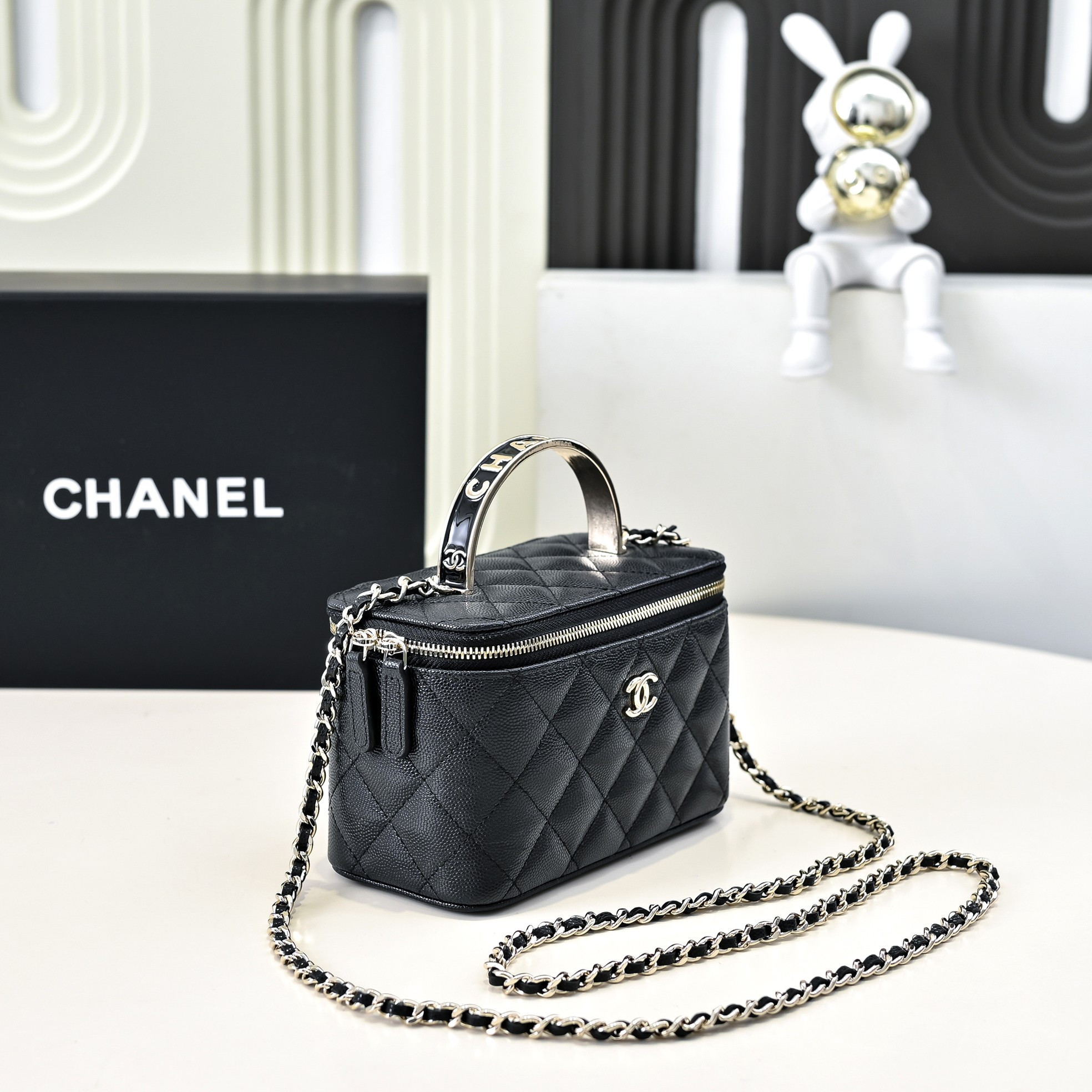 Chanel Clutch With Chain 10x16x8cm
