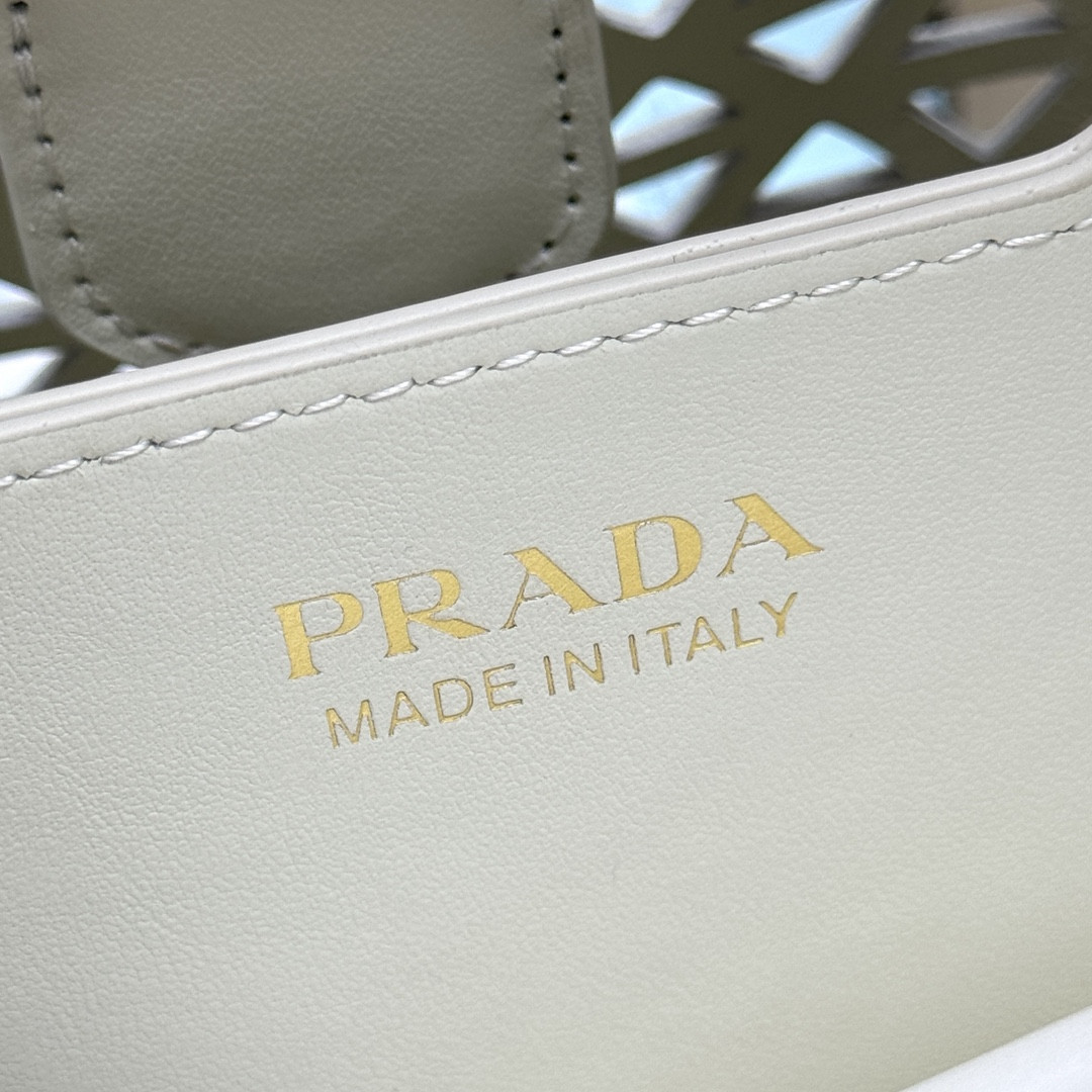 Prada Panier Saffiano leather mini bag 18x17x10.5cm