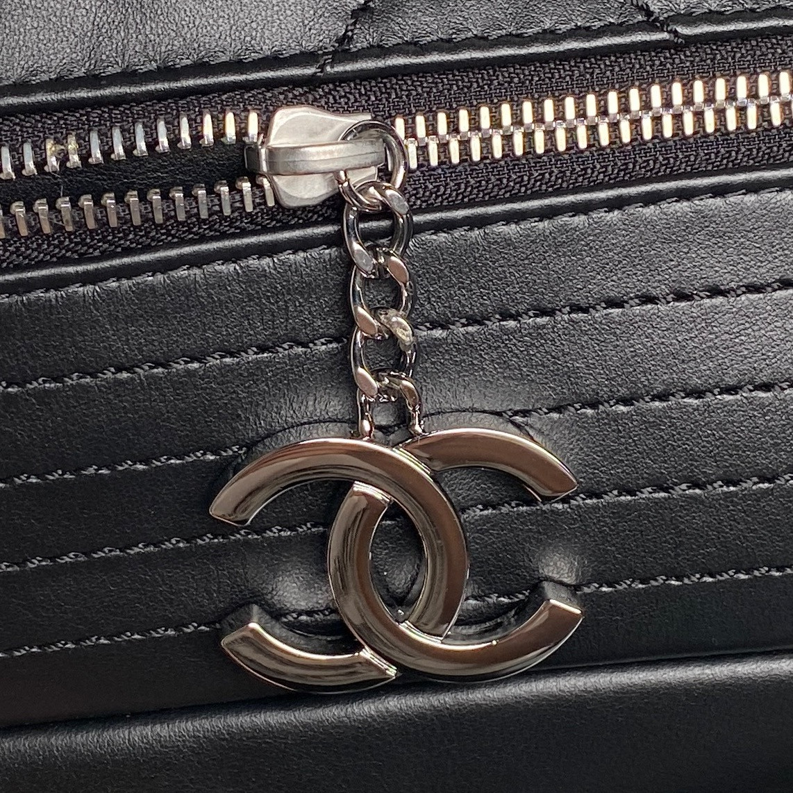 Chanel Vintage Graffiti Tote Airport Bag 36x24x12cm