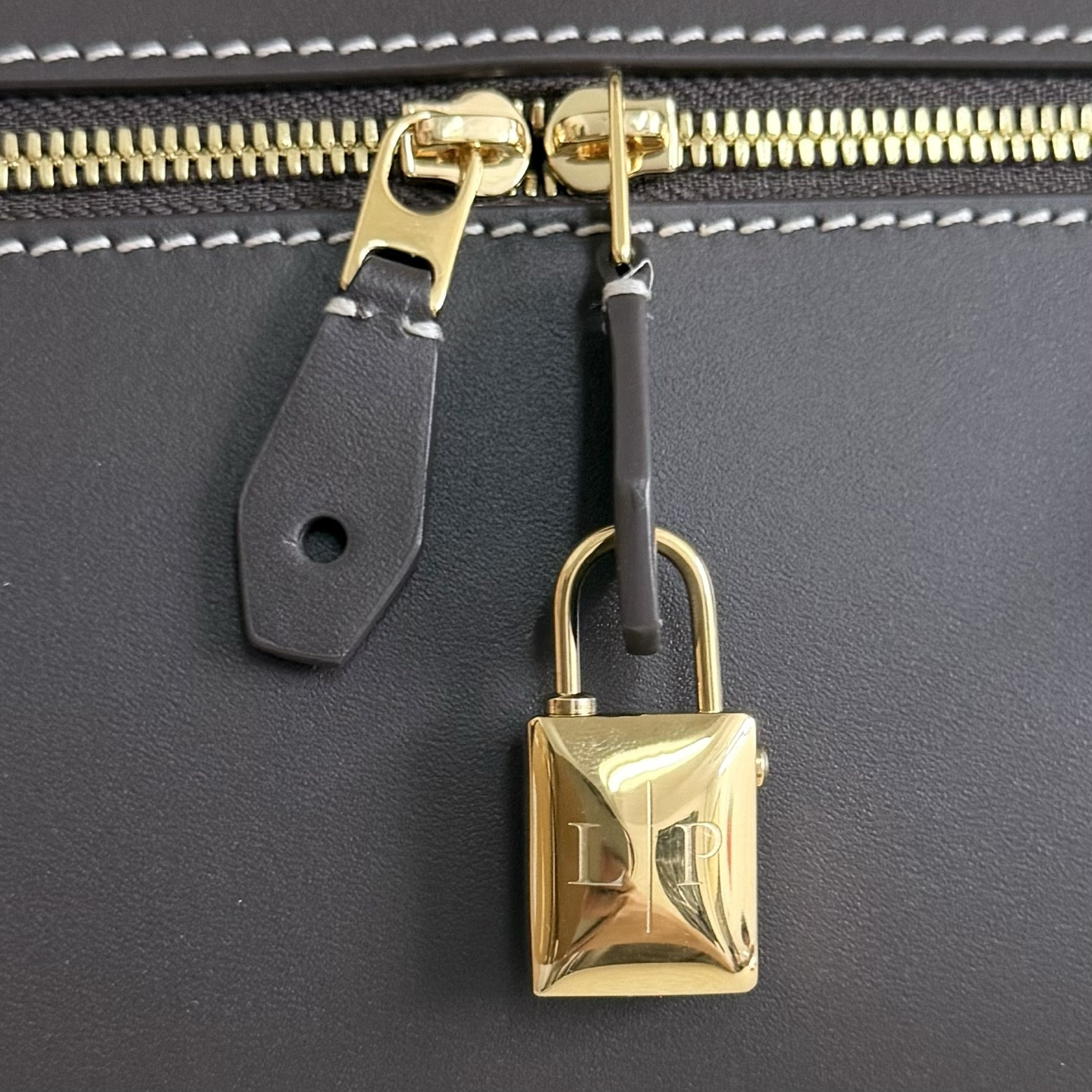 Loro Piana Extra Bag L23 23x12x7cm